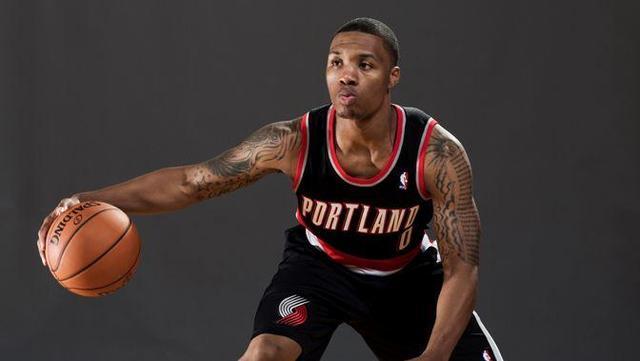 依旧对威少 依旧对威少