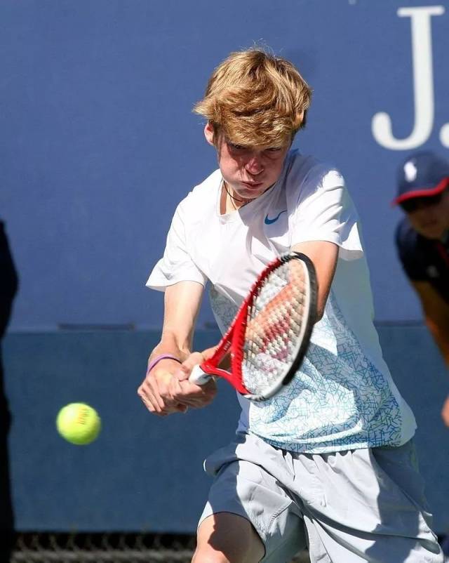 综合来看 综合来看